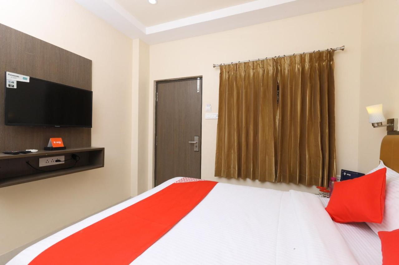 Oyo 14934 Kalyani Grand Chennai Exterior foto